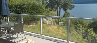 Waterfront Home! EV charger & Pet Friendly too :)