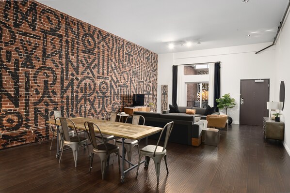 تناول الطعام