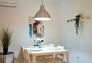 Dining - Apartment for 4 people, 900 m from the beach, Wi-Fi (Verger (el))