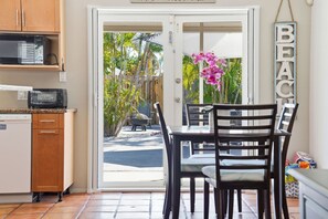 Dining - ⚓Private Heated Pool & Minutes to Anna Maria Island!⚓ (Bradenton)