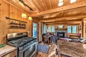 Coffee/tea maker, fridge, oven, stovetop