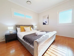 5 habitaciones, tabla de planchar con plancha y wifi gratis