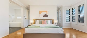 Coastal Retreat – Spacious 5BR Haven in Maroubra