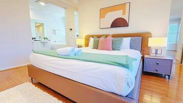 5 bedrooms, iron/ironing board, WiFi (free), bed sheets