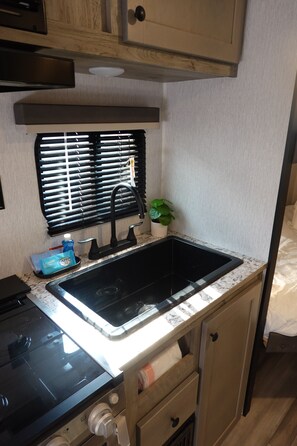 Private kitchen - The Cozy Escape (Brownsville)