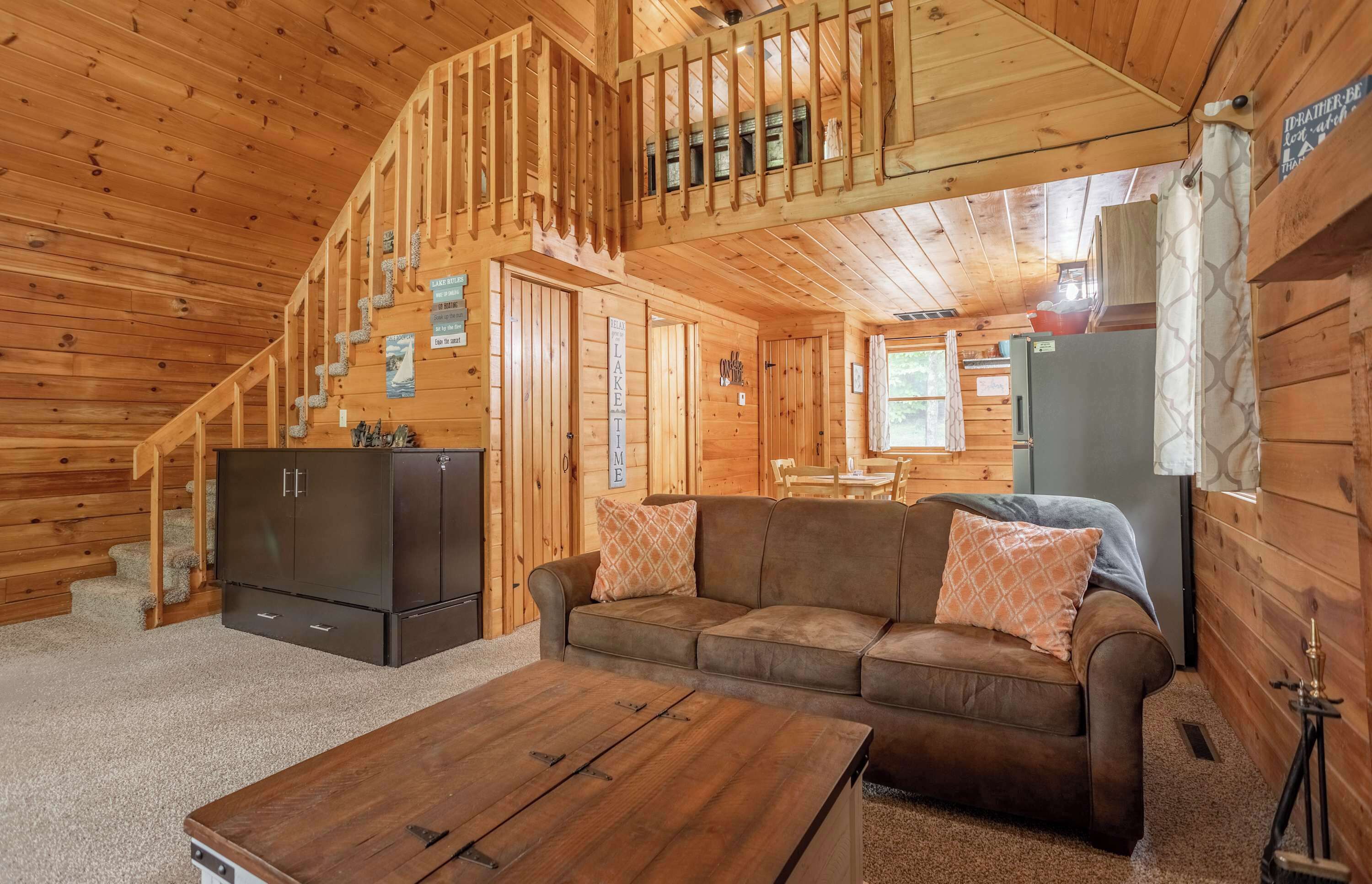 TV, peis og kontorer