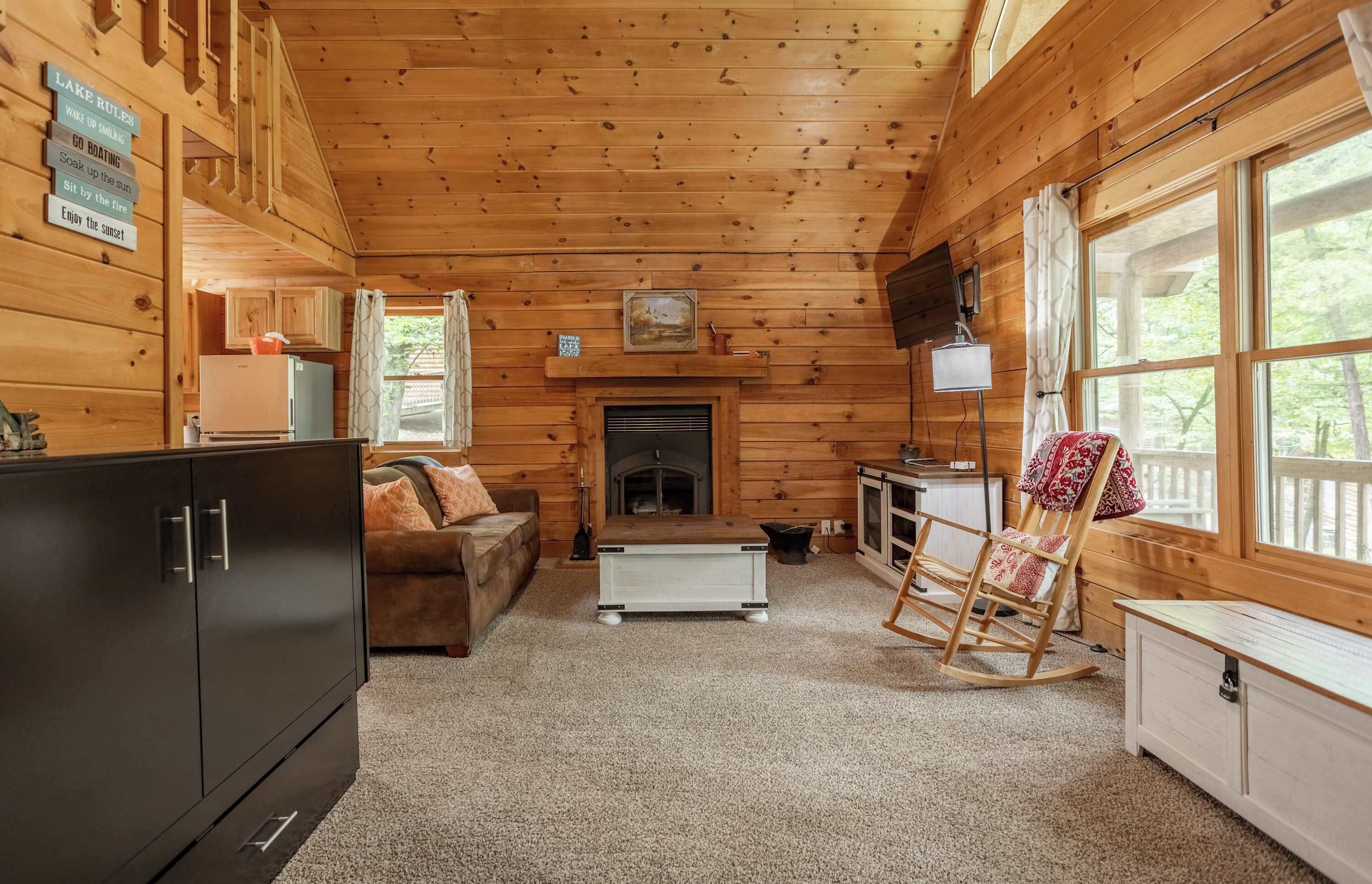 Fernseher, Kamin, Arbeitsbereiche