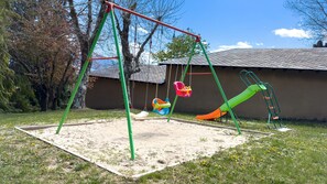 Children’s area - Cal Esquirol (Enveitg)