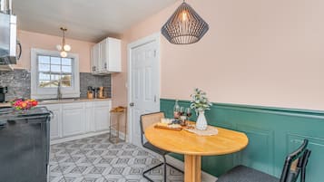 Microwave, oven, stovetop, coffee/tea maker