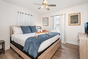 Room - Wisp-Walk to Bars & Restaurants-Mins to Broadway (Nashville)