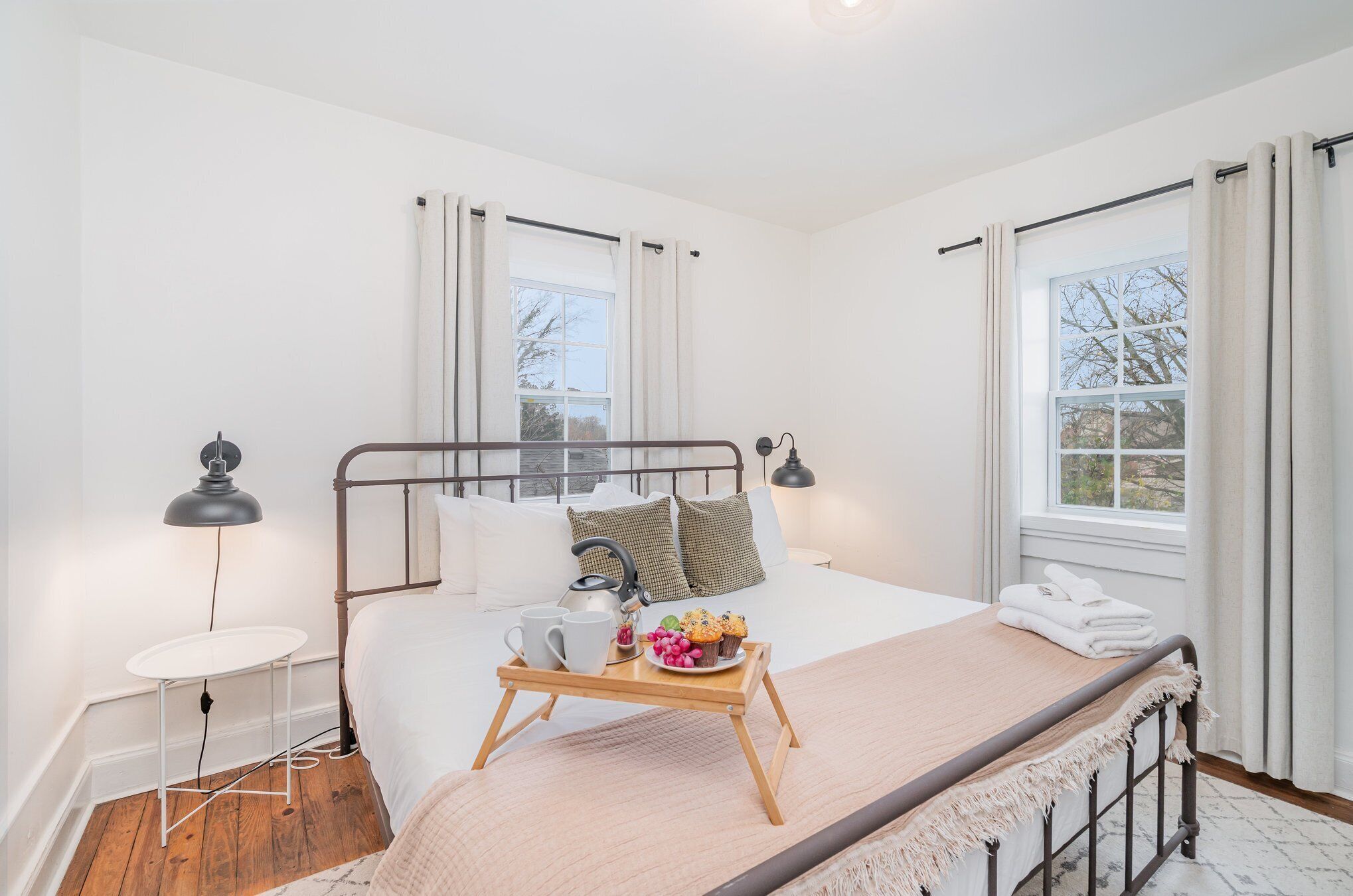 デスク、アイロン / アイロン台、旅行用ベビーベッド、WiFi (無料)