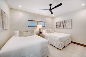 Room - Bali Hai Beach Resort (Holmes Beach)