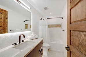 Unclassified image, 4 of 139, button - Bali Hai Beach Resort (Holmes Beach)