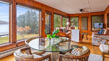 Televisio, pöytäjalkapallopöytä, pöytätennispöytä