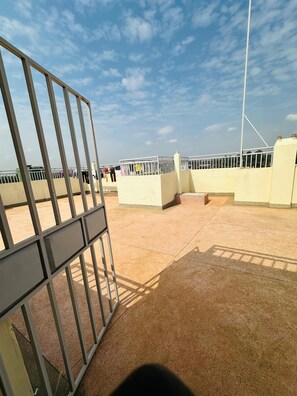 Property grounds - Terrific 1-bedroom apartment in vibrant Nairobi perfect for your stay (Nairobi)