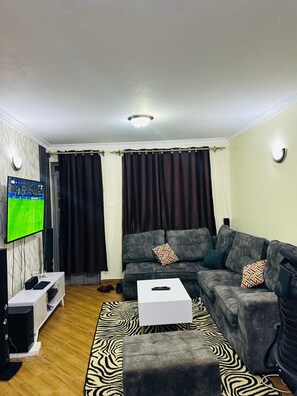 Living area - Terrific 1-bedroom apartment in vibrant Nairobi perfect for your stay (Nairobi)