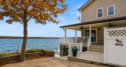 Cayuga Lake | Dock | Sleeps 10 | Near Wineries