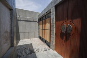 Exterior - Brand New Modern Villa in Key Seminyak  (Seminyak)