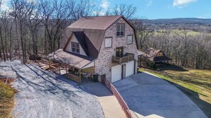 Exterior - Ozark Cinema & Dance Retreat (Elkins)