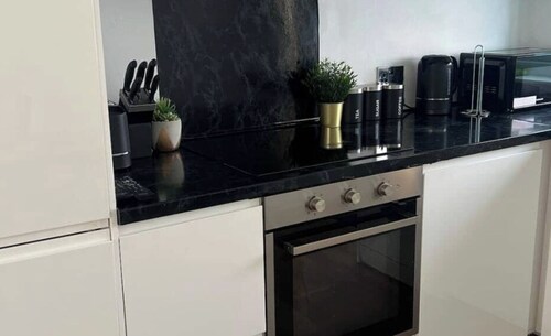 Milton Keynes Studio 2 Minute drive to City Centre