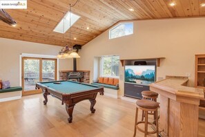 غرفة الألعاب