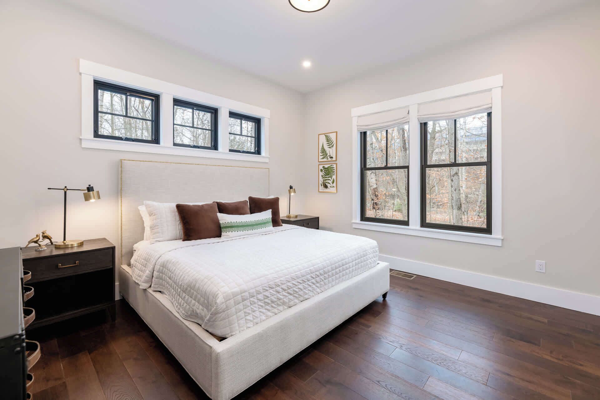 書桌、熨斗/熨衫板、可攜式嬰兒床、Wi-Fi