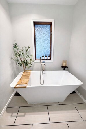 Shower, hair dryer, towels, soap - Resort-Style Retreat ~ Pool • Hot Tub • Theater • Game Room • Sauna • Acreage (Arlington)