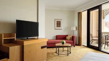 Een minibar, een kluis op de kamer, een strijkplank/strijkijzer