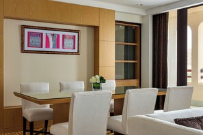 Deluxe Suite, 1 Bedroom (View) - Hilton Muscat Al Bandar (Muscat)