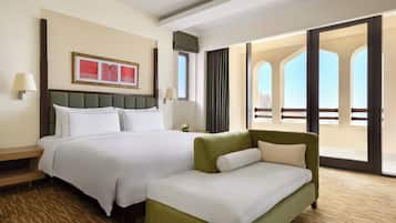 Deluxe suite, 1 slaapkamer (View) | Een minibar, een kluis op de kamer, een strijkplank/strijkijzer