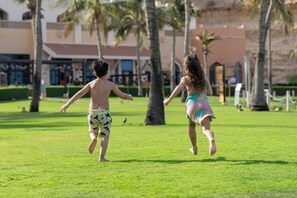 Exterior - Hilton Muscat Al Bandar (Muscat)