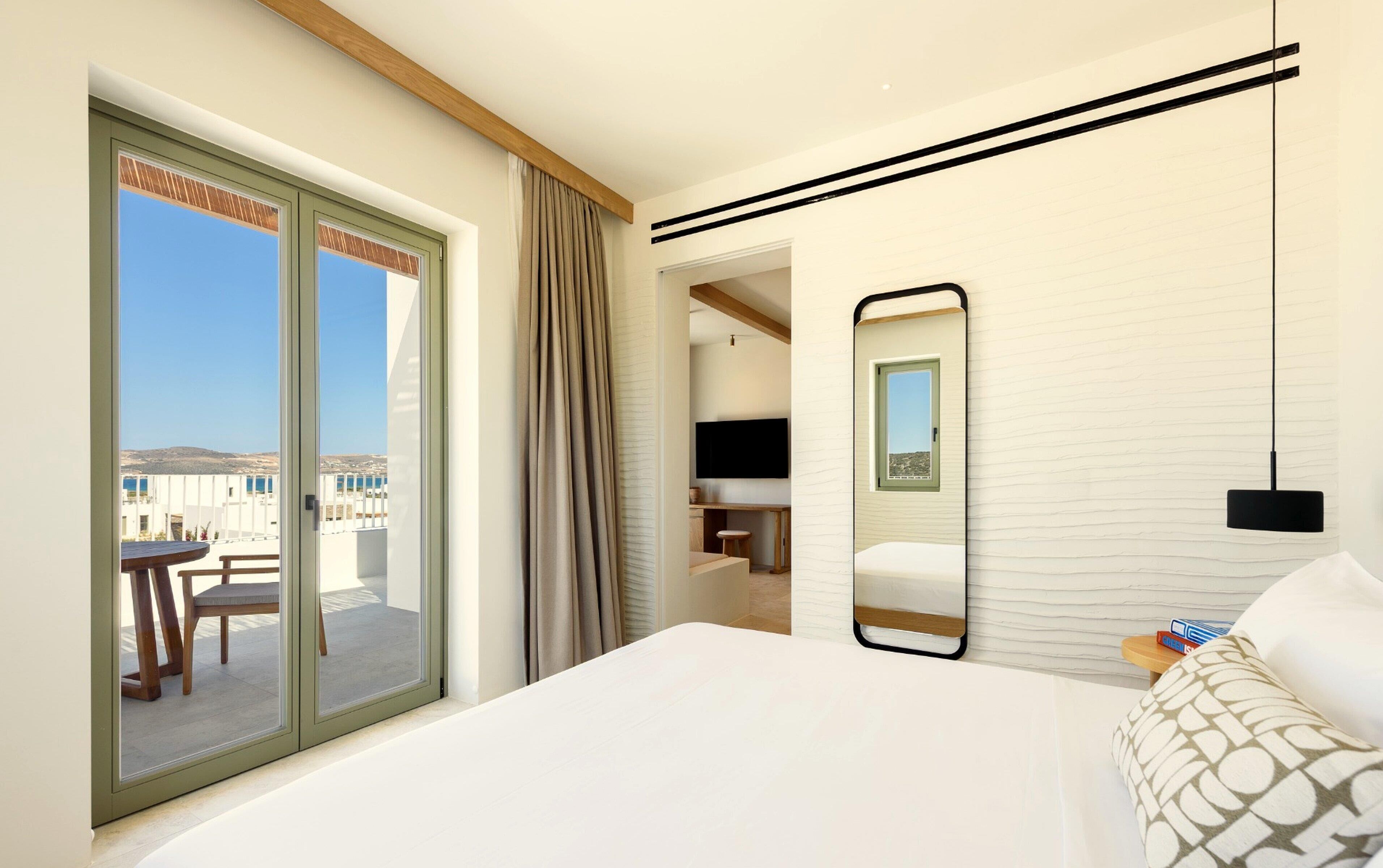 Ropa de cama hipoalergénica y minibar 