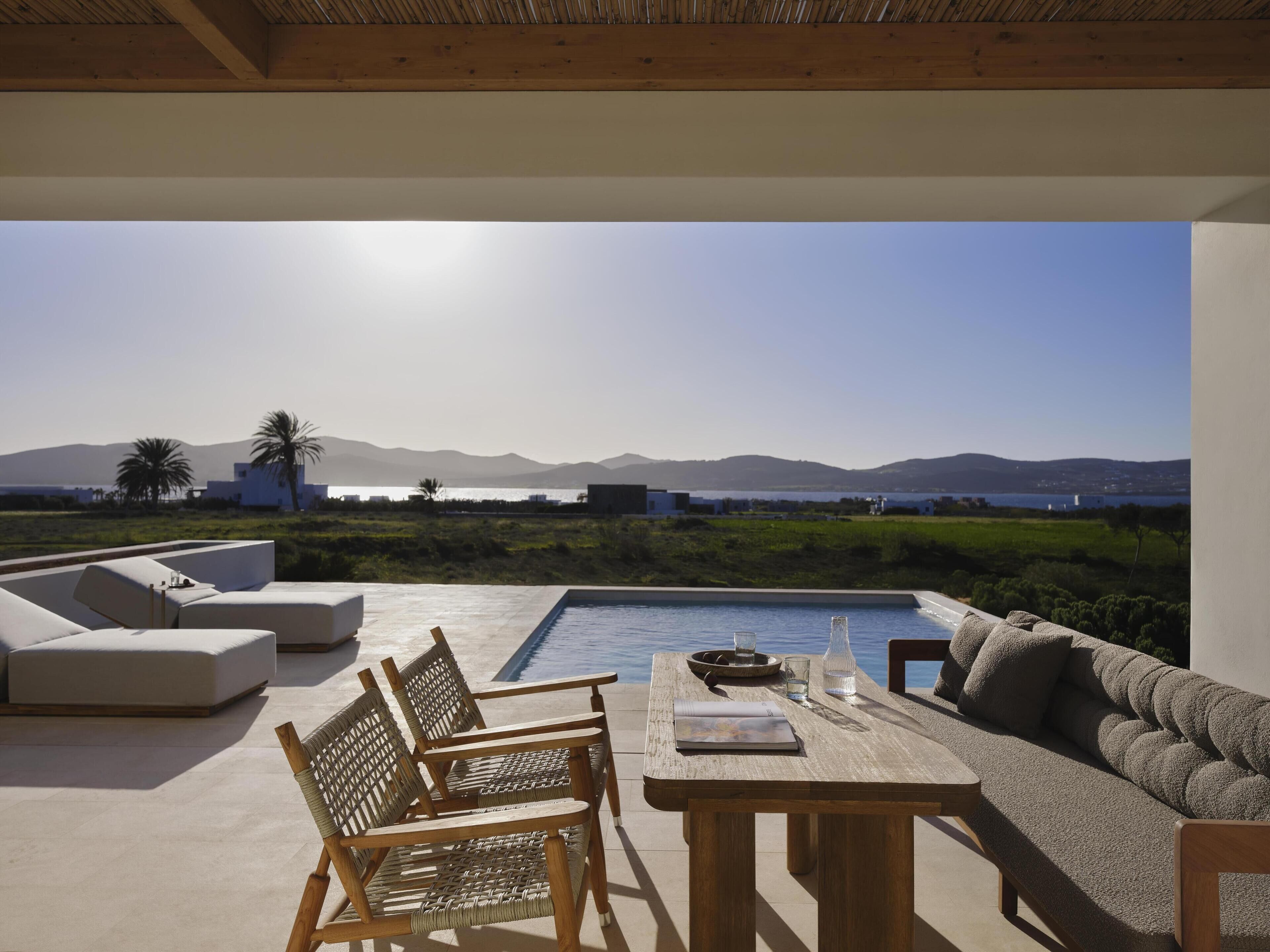 Seasonal outdoor pool, pool umbrellas, sun loungers