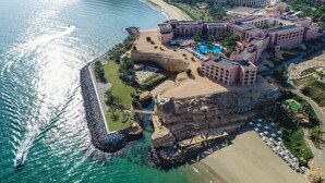 Premium bedding, minibar, in-room safe, desk - Al Husn Hotel Muscat - managed by Hilton (Muscat)