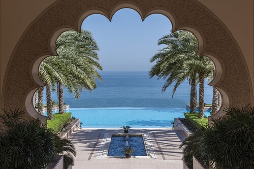 Al Husn Hotel Muscat