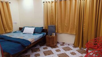 3 bedrooms, iron/ironing board, WiFi
