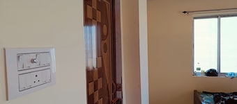 Spacious 3-bedroom apartment in beautiful Kolkata with AC