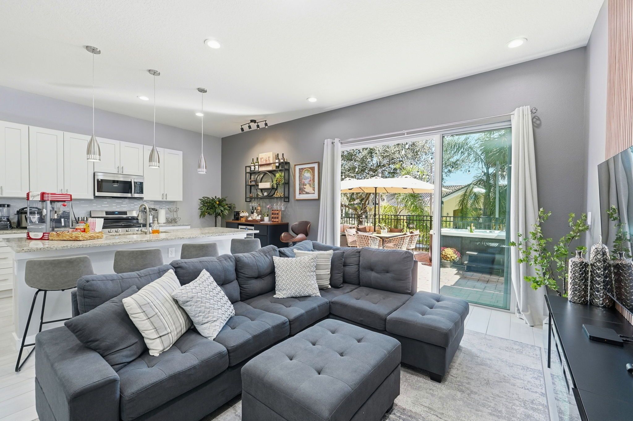 Télévision, cheminée