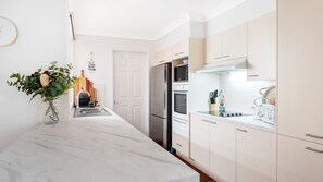 Private kitchen - La Playa – your laid-back coastal getaway on the northern shores of Jervis Bay (Myola)