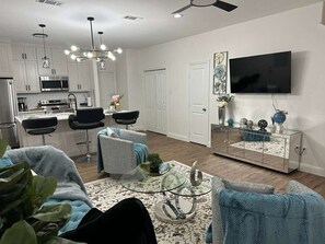 TV connectée, table de tennis de table