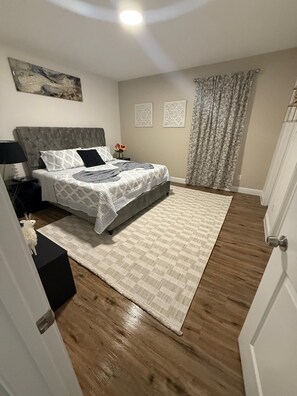 Bügeleisen/Bügelbrett, Internetzugang, Bettwäsche