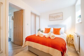 2 bedrooms, iron/ironing board, Internet - Micklegate Hideaway  -  Sleeps 4 Guests  in 2 Bedrooms (York)
