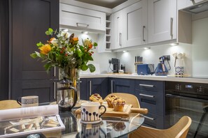Fridge, microwave, oven, stovetop - Micklegate Hideaway  -  Sleeps 4 Guests  in 2 Bedrooms (York)