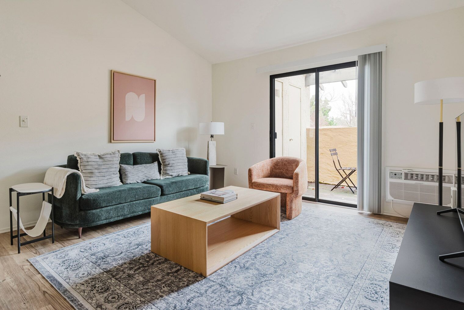 Télévision, chaîne hi-fi