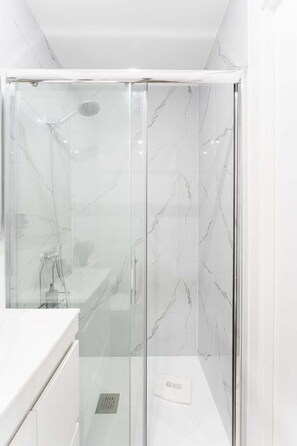 Shower, hair dryer, towels - GuestReady - Charming Porto Loft (Porto)