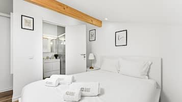 1 bedroom, iron/ironing board, internet, bed sheets