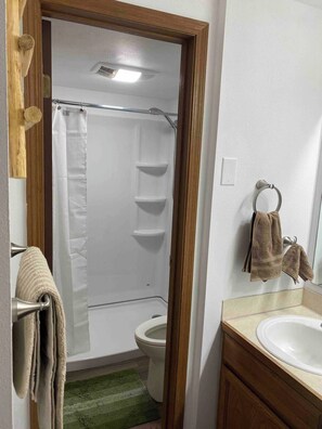 Comfort Condo, 1 Bedroom | Bathroom