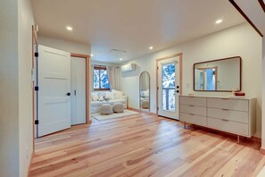3 bedrooms, iron/ironing board, free WiFi, bed sheets - Blueberry Creek Cabin Lux Design Fire Pit Hot Tub (Girdwood)