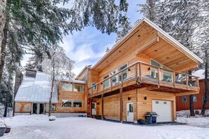 Exterior - Blueberry Creek Cabin Lux Design Fire Pit Hot Tub (Girdwood)