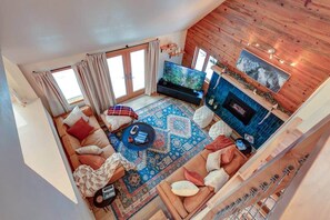 Smart TV, fireplace, video games, books - Blueberry Creek Cabin Lux Design Fire Pit Hot Tub (Girdwood)
